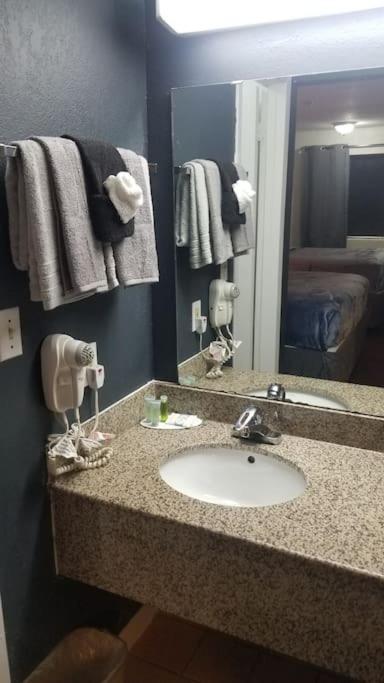 Hotel 2 Queen Beds Hotel Room 237 Booking Stillwater Exterior foto